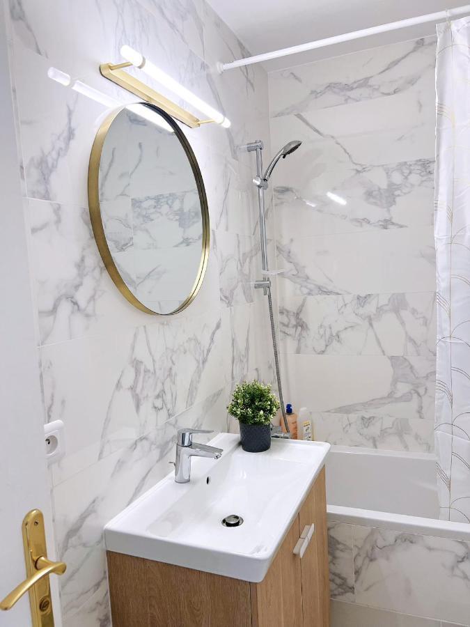 Apartment Near Subway And Supermarket Paris Ngoại thất bức ảnh